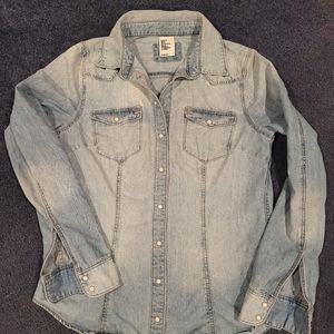 Structured faded demin snap button down